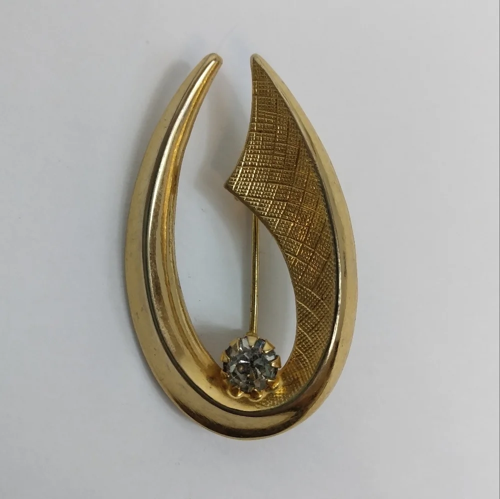 Vintage Prong Set Rhinestone Pin Gold Plated Metal Mid Century Modern